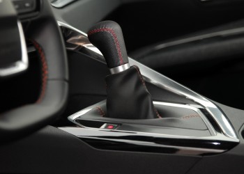 ΠΟΜΟΛΟ ΤΑΧΥΤΗΤΩΝ KYMO, ΜΑΥΡΟ ΜΕ ΚΟΚΚΙΝΕΣ ΡΑΦΕΣ (ΣΥΜΒΑΤΟ ΚΑΙ ΜΕ FIAT/OPEL)