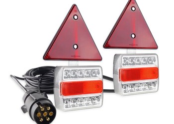 Amio - ΦΑΝΑΡΙΑ ΠΙΣΩ ΤΡΕΙΛΕΡ ΜΑΓΝΗΤΙΚΑ LED ΜΕ ΚΑΛΩΔΙΟ ΚΑΙ ΤΡΙΓΩΝΑ 7pin 12V 240x140x37mm TLS02 – 2 ΤΕΜ. (02140/AM)