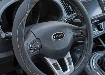 Amio - ΚΑΛΥΜΜΑ ΤΙΜΟΝΙΟΥ 37/39CM SWC-42-M ΜΑΥΡΟ ΔΕΡΜΑΤΙΝΗ ΜΕ ΧΡΩΜΑΤΙΣΤΗ ΡΑΦΗ - 1 ΤΕΜ. (02815/AM)