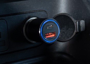 Amio - ΦΟΡΤΙΣΤΗΣ ΑΝΑΠΤΗΡΑ ΚΙΝΗΤΩΝ ΑΛΟΥΜΙΝΙΟΥ 12/24V USB + USB TYPE C 38W FAST CHARGE PRO-08 - 1 τεμ. (02934/AM)