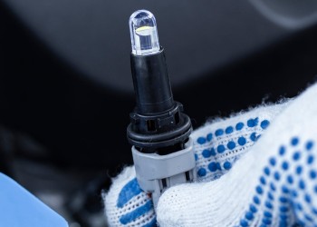 Amio - T10 W5W 12V COB LED ΛΕΥΚΟ ΧΡΩΜΑ CLEAR WHITE 100ΤΕΜ. (02955/AM)