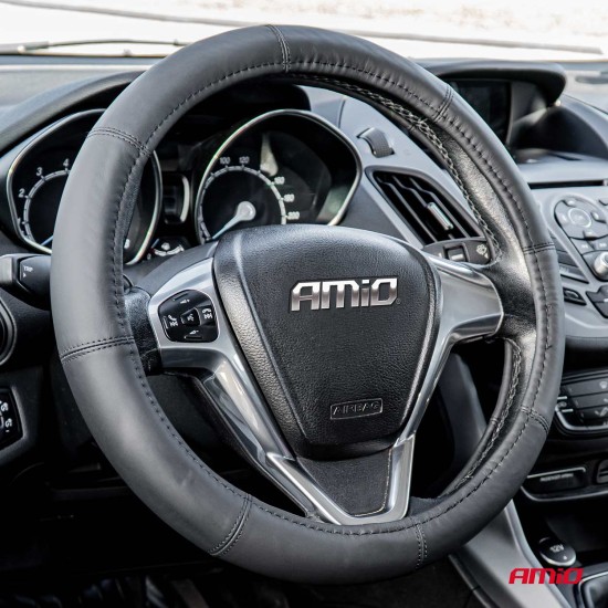 Amio - ΚΑΛΥΜΜΑ ΤΙΜΟΝΙΟΥ ΔΕΡΜΑTINO 35-37CM SWC-48-S ΣΕ ΜΑΥΡΟ ΧΡΩΜΑ ΜΕ ΜΑΥΡΕΣ ΡΑΦΕΣ - 1 ΤΕΜ. (03545/AM)