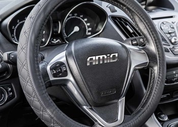 Amio - ΚΑΛΥΜΜΑ ΤΙΜΟΝΙΟΥ ΑΠΟ ΔΕΡΜΑ (S) 35-37cm SWC-51-S ΣΕ ΜΑΥΡΟ ΧΡΩΜΑ ΜΕ ΜΑΥΡΕΣ ΡΑΦΕΣ - 1 Τεμ. (03560/AM)