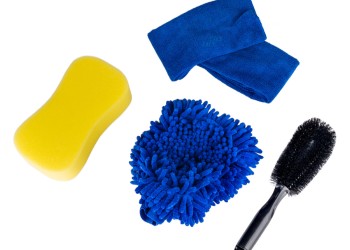 Amio - ΚΙΤ ΚΑΘΑΡΙΣΜΟΥ ΣΦΟΥΓΓΑΡΙ/ΓΑΝΤΙ ΠΛΥΣΙΜΑΤΟΣ/ΒΟΥΡΤΣΑ ΖΑΝΤΩΝ/2 ΠΑΝΑΚΙΑ - 5 ΤΕΜ. (04035/AM)