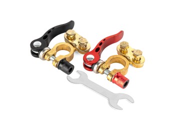 Amio - ΠΟΛΟΙ ΜΠΑΤΑΡΙΑΣ / ΑΚΡΟΔΕΚΤΕΣ 12V 40A ΜΕ ΣΦΙΓΚΤΗΡΕΣ & ΚΛΕΙΔΙ - 2 ΤΕΜ. (04059/AM)