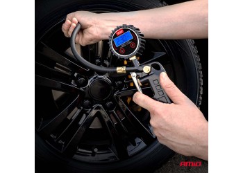 Amio - Επαγγελματικό αερόμετρο φουσκώματος με ψηφιακό μανόμετρο 17 bar – Οθόνη LCD βαλβίδα εκτόνωσης σωλήνας 30cm - 1 τεμ. (04466/AM)