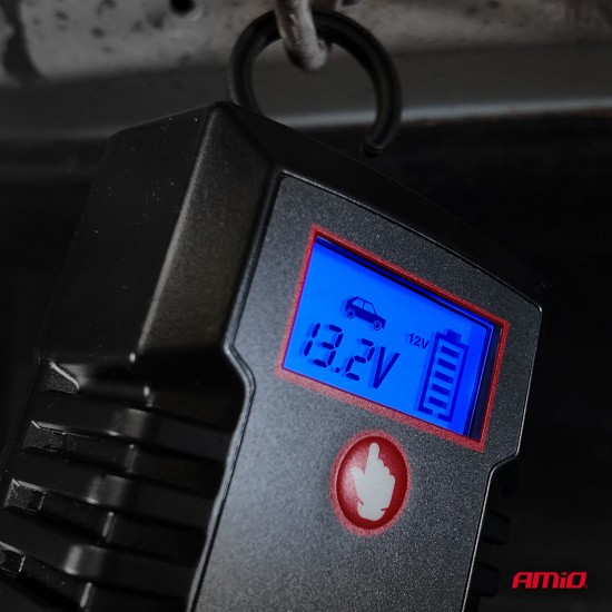 Amio - Φορτιστής Μπαταρίας Ψηφιακός PRO AGM GEL LiFePo4 (LFP) τάση λειτουργίας 6/12V ένταση ρεύματος 4A με γάντζο για Επιβατικά Αυτοκίνητα και Μοτοσυκλέτες - 1 τεμ. (04531/AM)
