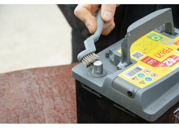 ΒΟΥΡΤΣΕΣ ΚΑΘΑΡΙΣΜΟΥ ΠΟΛΩΝ ΜΠΑΤΑΡΙΑΣ/ ΜΠΟΥΖΙ HEAVY DUTY (ΠΛΑΣΤΙΚΗ/ΑΤΣΑΛΙΝΗ/ΟΡΕΙΧΑΛΚΟΥ ΤΡΙΧΑ) 3ΤΕΜ.