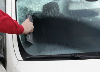 ΛΕΠΙΔΑ ΣΙΛΙΚΟΝΗΣ/ΣΠΑΤΟΥΛΑ ΓΙΑ ΑΠΟΜΑΚΡΥΝΣΗ ΝΕΡΟΥ ΕΥΚΑΜΠΤΗ ΜΑΥΡΗ 30cm PROFESSIONAL SILICONE BLADE 1ΤΕΜ