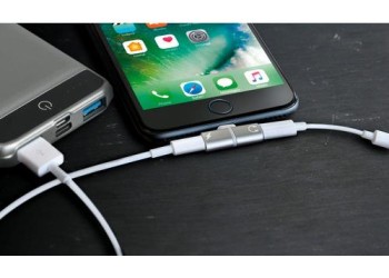 ΤΑΦ ΣΥΝΔΕΣΗΣ ΦΟΡΤΙΣΤΗ ΜΕ ΑΚΟΥΣΤΙΚΑ SPLITTER APPLE (8 PIN) 90 ΜΟΙΡΩΝ