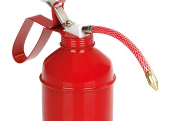 ΔΟΧΕΙΟ ΜΕΤΑΛΛΙΚΟ ΛΑΔΙΟΥ ΜΕ ΑΝΤΛΙΑ ΚΑΙ ΕΥΚΑΜΠΤΟ ΣΤΟΜΙΟ (ΚΟΚΚΙΝΟ) 500ml