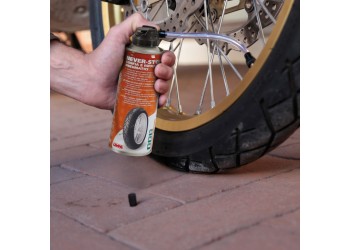 ΑΦΡΟΣ ΕΠΙΣΚΕΥΗΣ NEVER STOP ΓΙΑ ΕΛΑΣΤΙΚΑ ΜΟΤΟ FAST (200 ml)