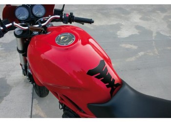 ΑΥΤΟΚΟΛΛΗΤΟ ΡΕΖΕΡΒΟΥΑΡ ΒΕΝΖΙΝΗΣ ΓΙΑ ΜΗΧΑΝΗ ΜΑΥΡΟ PRO-TANK X1