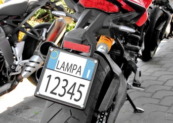 ΠΛΑΙΣΙΟ ΤΕΤΡΑΓΩΝΟ ΓΙΑ ΠΙΝΑΚΙΔΑ ΚΥΚΛΟΦΟΡΙΑΣ MOTO 185 Χ 185 mm (ΜΑΥΡΟ ΧΡΩΜΑ)