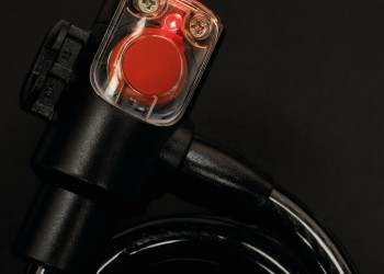 ΑΝΤΙΚΛΕΠΤΙΚΗ ΚΟΥΛΟΥΡΑ ASPER ΜΟΤΟ ΜΕ ΠΡΟΕΙΔΟΠΟΙΗΤΙΚΟ LED 3 ΧΡΗΣΕΩΝ 12mm/100cm (2 ΚΛΕΙΔΙΑ)