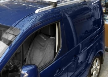 KIT ΜΕ ΜΠΑΡΕΣ ΟΡΟΦΗΣ ΓΙΑ FORD TRANSIT CONNECT ΜΕ FLUSH RAILS 2013+ ΑΛΟΥΜΙΝΙΟΥ ΜΕΝΑΒΟ (LINCE XL 8880/MB)