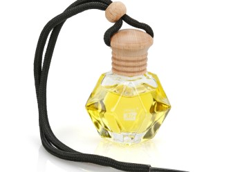 ΑΡΩΜΑΤΙΚΟ ΑΥΤΟΚΙΝΗΤΟΥ DIAMOND DUST ΚΡΕΜΑΣΤΟ ΜΕ ΑΡΩΜΑ VANILLA  ΣΕ ΣΧΗΜΑ ΔΙΑΜΑΝΤΙΟΥ LAMPA - 1 ΤΕΜ.