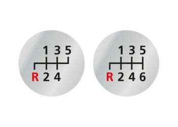 ΠΟΜΟΛΟ ΤΑΧΥΤΗΤΩΝ FORMULA GEAR 3 ΔΕΡΜΑΤΙΝΟ ΜΑΥΡΟ ΜΕ 2 ΑΥΤΟΚΟΛΛΗΤΑ ΕΝΔΕΙΞΗΣ ΤΑΧΥΤΗΤΩΝ 32mm (FIAT+OPEL)