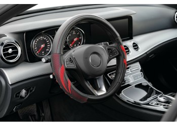 Lampa Κάλυμμα Τιμονιού Αυτοκινήτου Suzuka 37-39εκ.  Άοσμο Ελαστικό Ultra soft Skeentex με αεριζόμενες λαβές Κόκκινο 1-τεμ. (L3293.4)