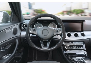 Lampa Κάλυμμα Τιμονιού Αυτοκινήτου Over-Grip, σπορ Άοσμο Σουέτ ύφασμα από μικροΐνες, universal Μαύρο 1-τεμ. (L3307.7)