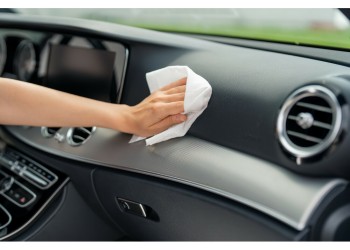 ΥΓΡΑ ΜΑΝΤΗΛΑΚΙΑ ΚΑΘΑΡΙΣΜΟΥ ΠΛΑΣΤΙΚΩΝ ΕΠΙΦΑΝΕΙΩΝ ΜΕ ΜΑΤ ΦΙΝΙΡΙΣΜΑ XL 24x28cm LAMPA - 24 TEM.