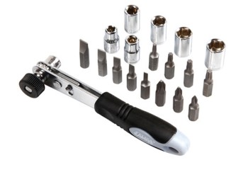 ΚΑΣΤΑΝΙΑ ΧΕΙΡΟΣ ΜΕ 23 ΤΕΜΑΧΙΑ ΜΥΤΕΣ ΚΑΙ ΚΑΡΥΔΑΚΙΑ