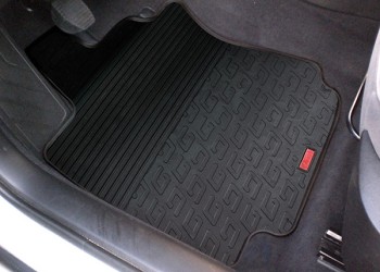 ΜΑΡΚΕ ΠΑΤΑΚΙΑ ΣΕ ΣΚΑΦΗ ΛΑΣΤΙΧΟ ΓΙΑ RENAULT LAGUNA III 06/2007-2016 SUMISURA ΣΕ ΜΑΥΡΟ ΧΡΩΜΑ ME ΚΟΥΜΠΩΜΑΤΑ LAMPA - 4 ΤΕΜ.