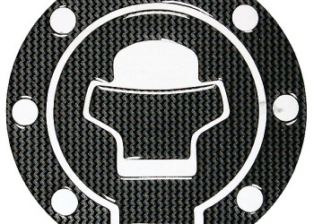 ΑΥΤΟΚΟΛΛΗΤΟ ΤΑΠΑΣ ΒΕΝΖΙΝΗΣ CARBON SUZUKI (7 ΤΡΥΠΕΣ)